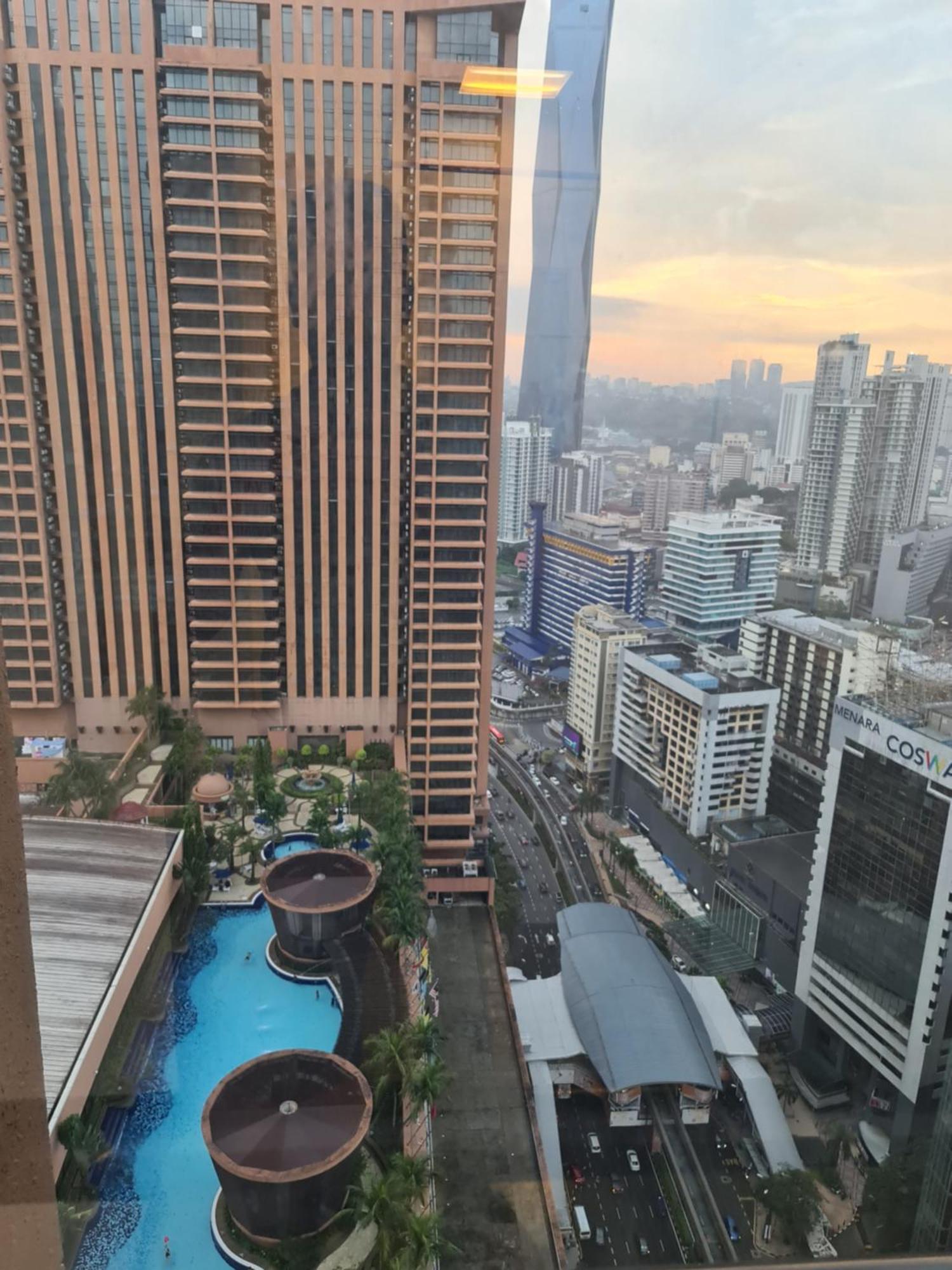 Soho Service At Times Square Kl *